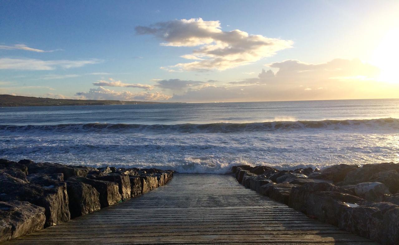 Lehinch Lodge Lahinch Exterior photo